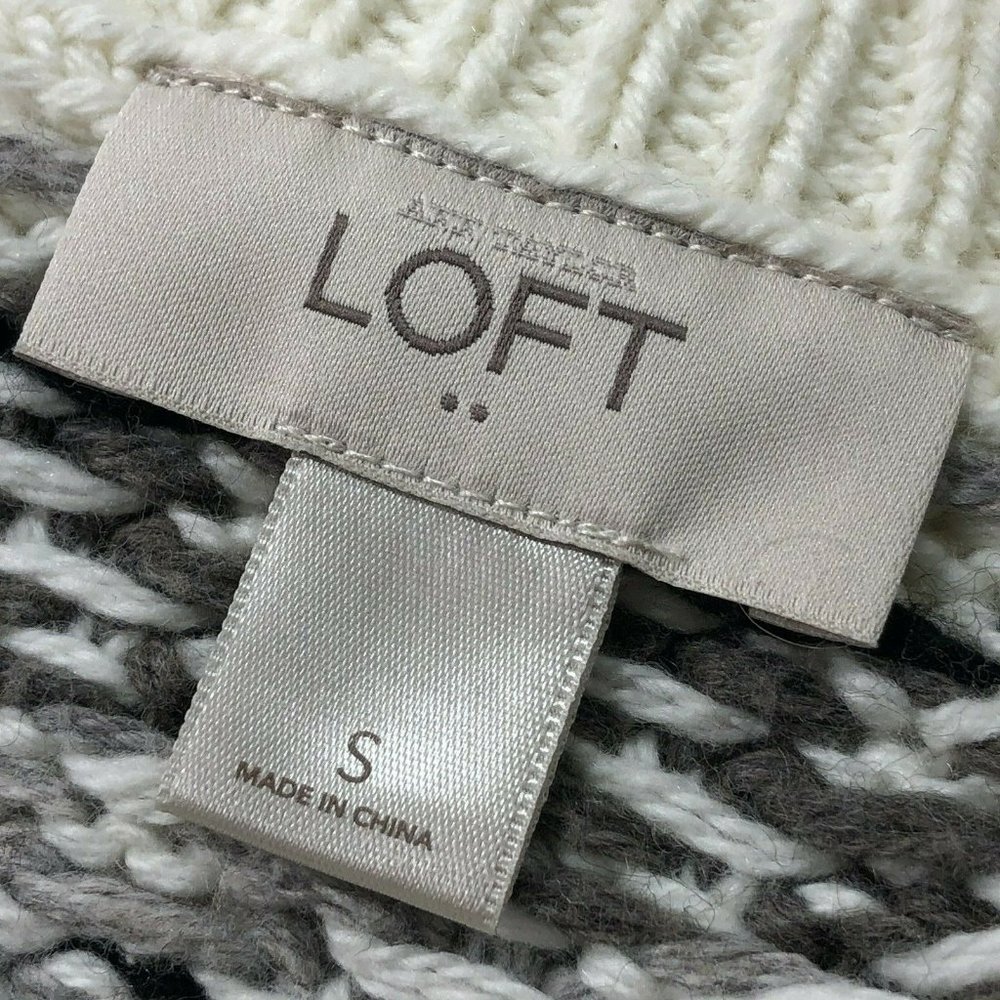 Ann Taylor Loft Womens size S Crew Neck sweater - Picture 4 of 12